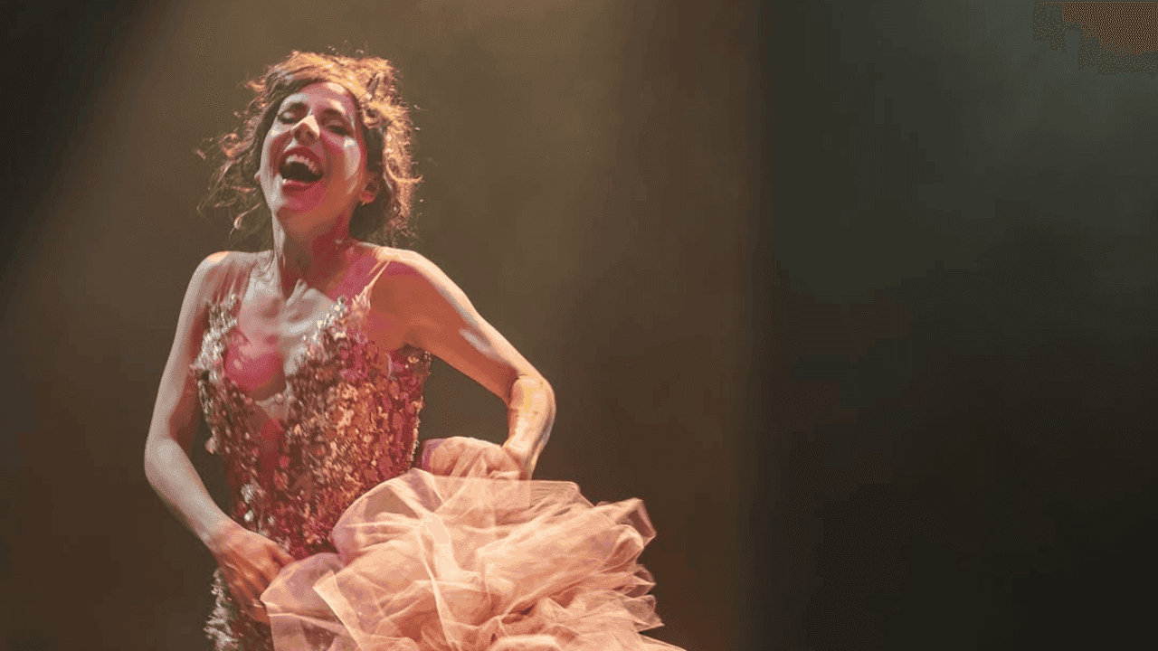 Bajo la dirección de Johan Velandia, la producción de VIDA llega a Broadway tras una exitosa gira por Colombia y Miami, consolidándose como la apuesta más personal de Gaitán. Créditos: Instagram/lagaita 