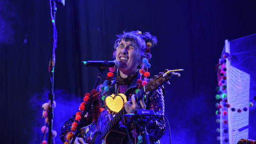 La icónica vocalista Andrea Echeverri interpreta una versión acústica de Bolero Falaz. Créditos Getty Images 