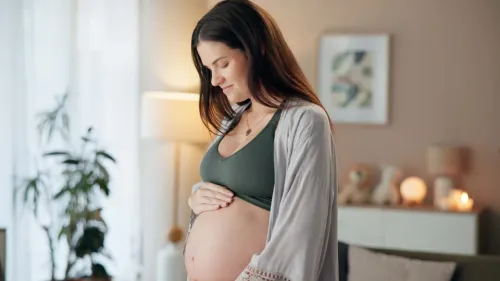 Fortalecer la comunicación y la conexión emocional en pareja antes de la llegada del bebé es esencial para la nueva dinámica familiar Créditos Getty Images 