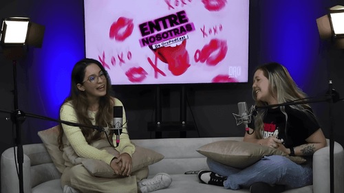 Alejakmii y Monny Arce