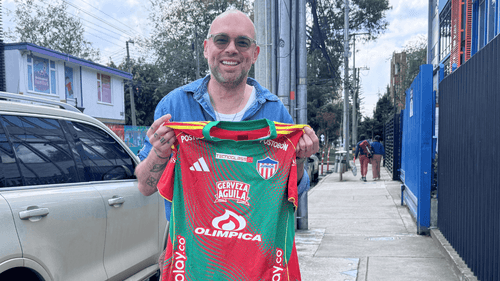 Santiago Cruz con la camiseta del Junior