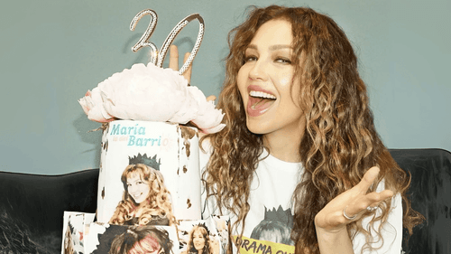 Thalía y su torta conmemorativa de María la del Barrio